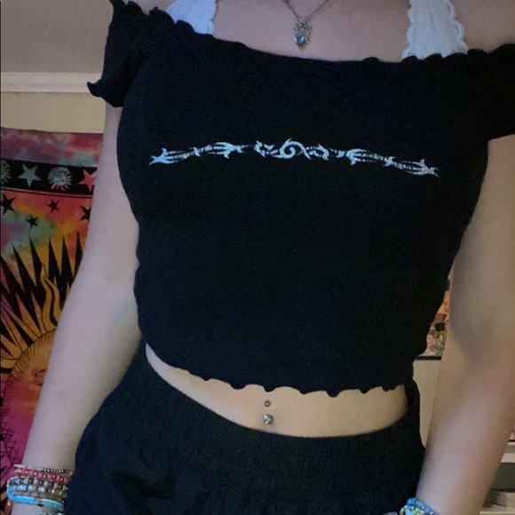 Off the shoulder shirt - Picture 2 of 2